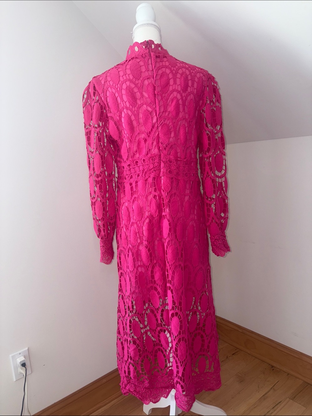Women’s Fuchsia Lace Midi Dress - Elegant Long Sleeve - Picture 4 of 4